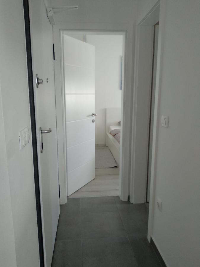 Apartment Sunrise Mandre Bagian luar foto