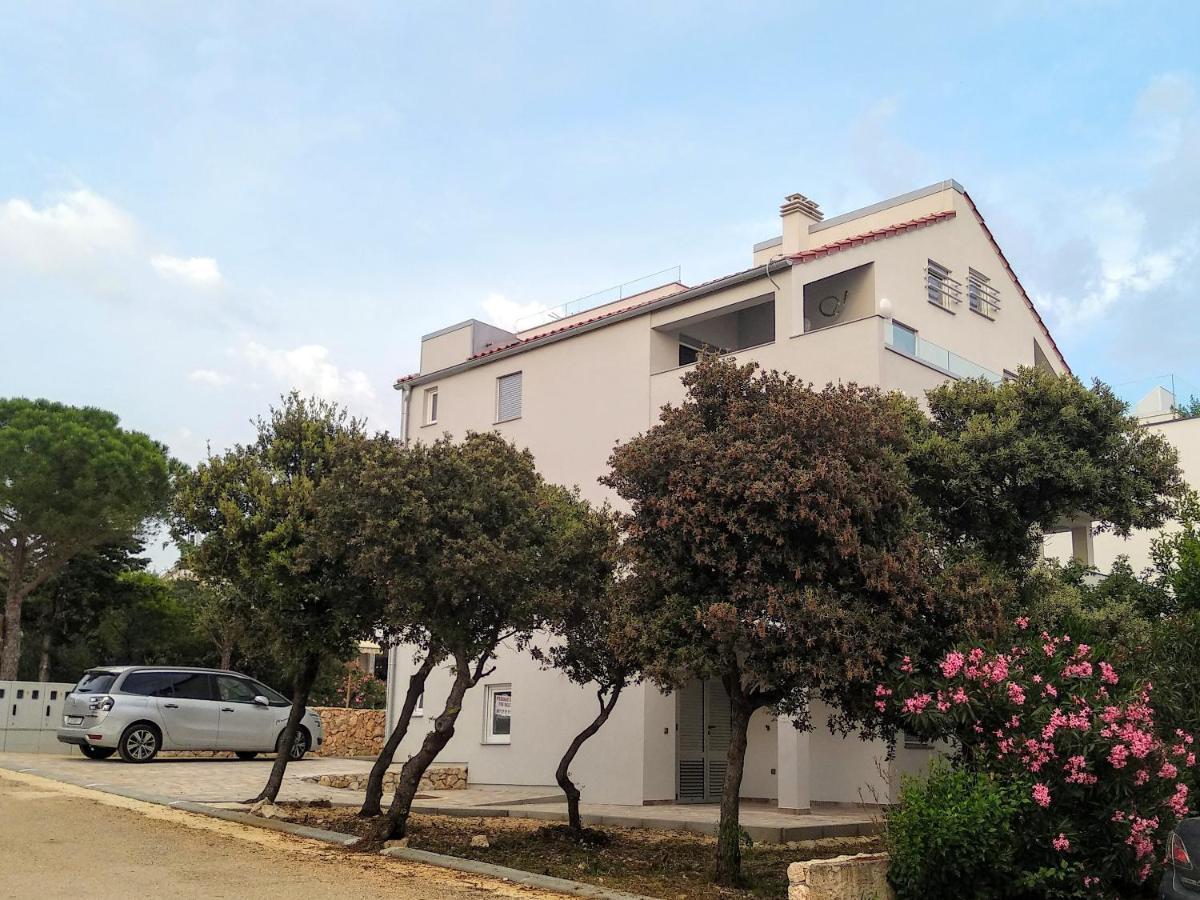 Apartment Sunrise Mandre Bagian luar foto