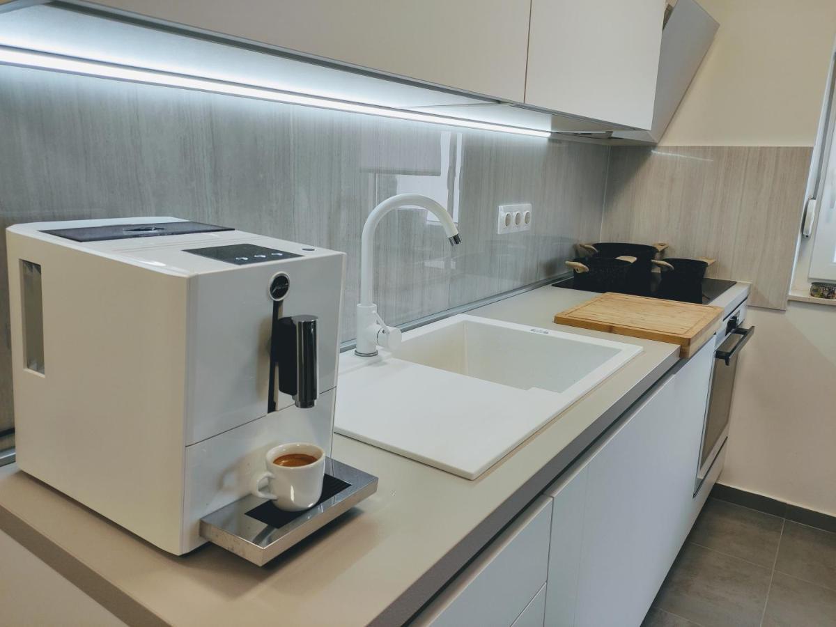 Apartment Sunrise Mandre Bagian luar foto